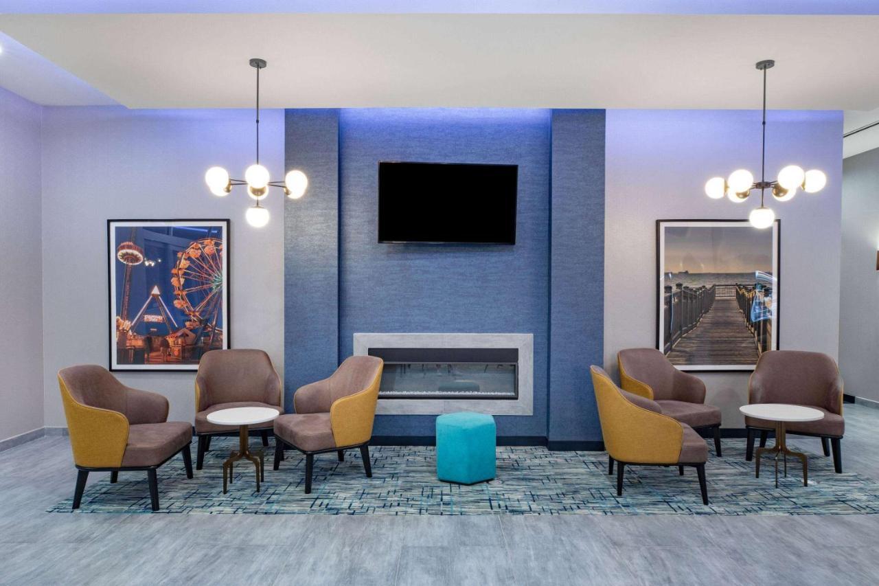 La Quinta Inn & Suites By Wyndham Galveston North At I-45 Zewnętrze zdjęcie