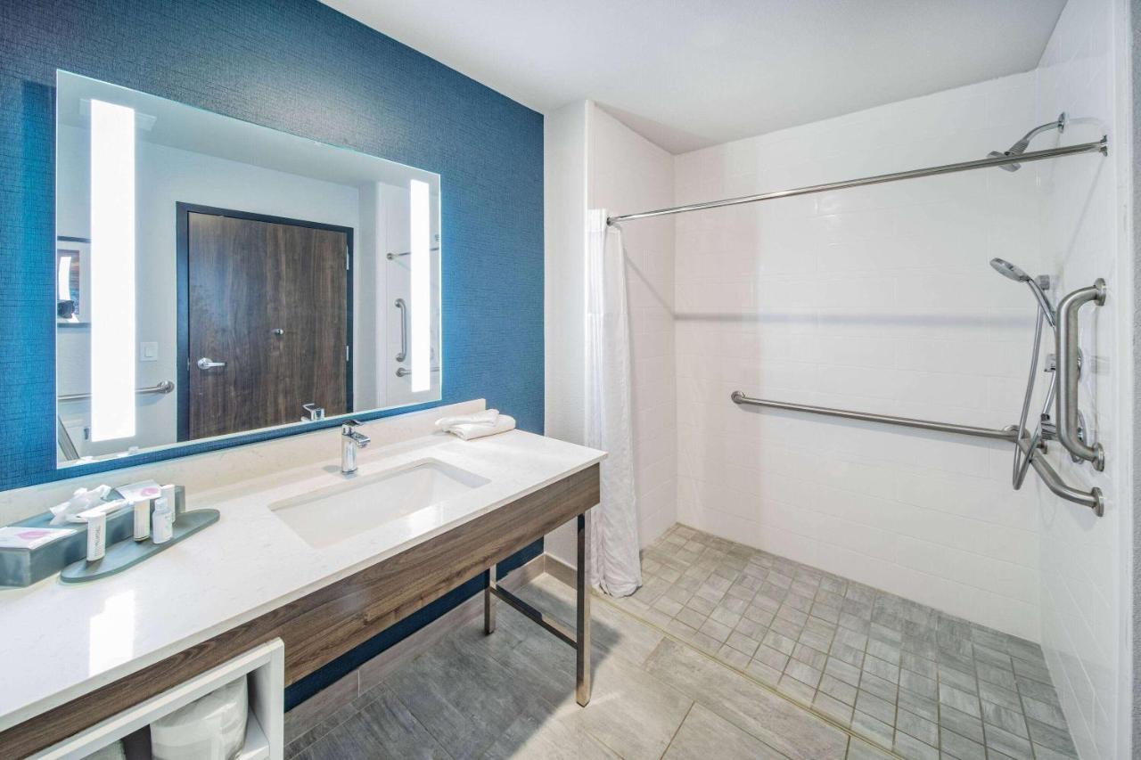 La Quinta Inn & Suites By Wyndham Galveston North At I-45 Zewnętrze zdjęcie